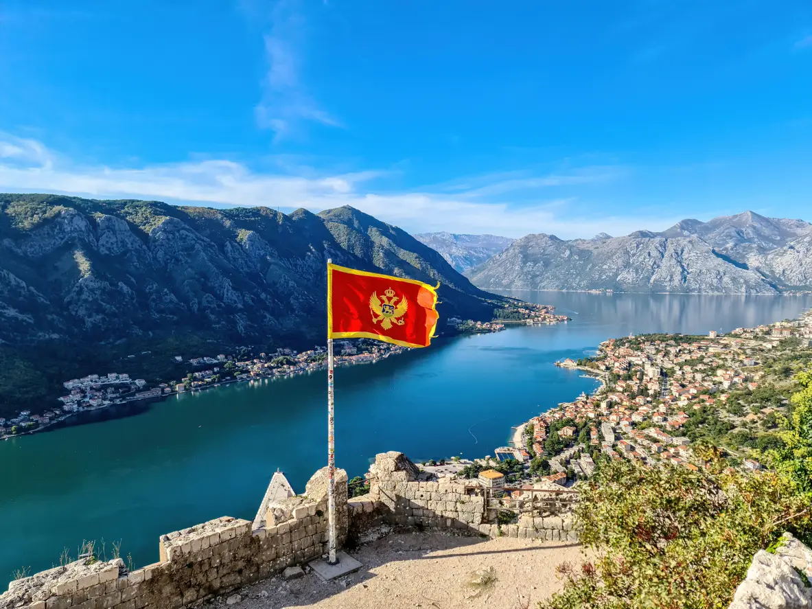 Le fortificazioni di Kotor che si arrampicano sulla montagna