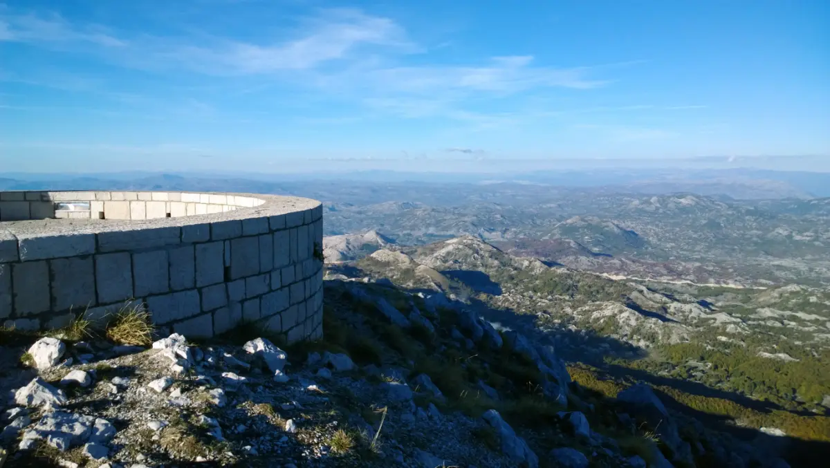 Dvostruka perspektiva Lovćena