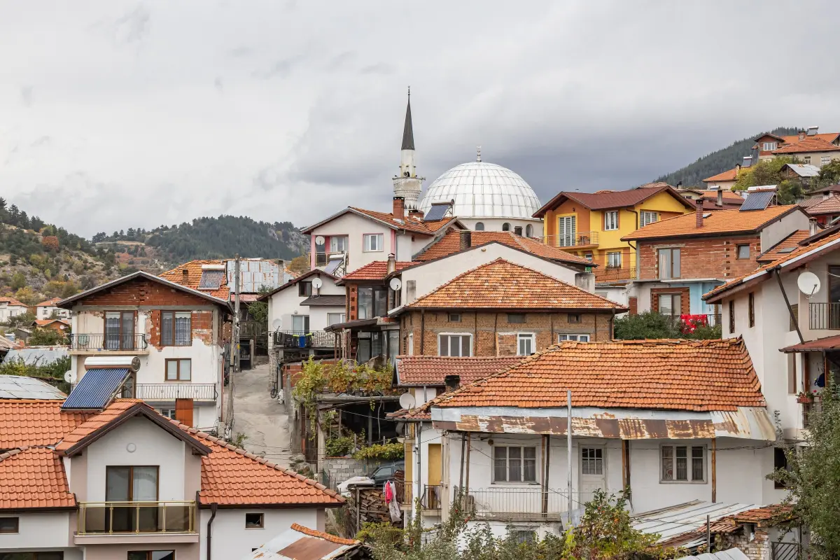 Gradski trg i Gušmirova džamija