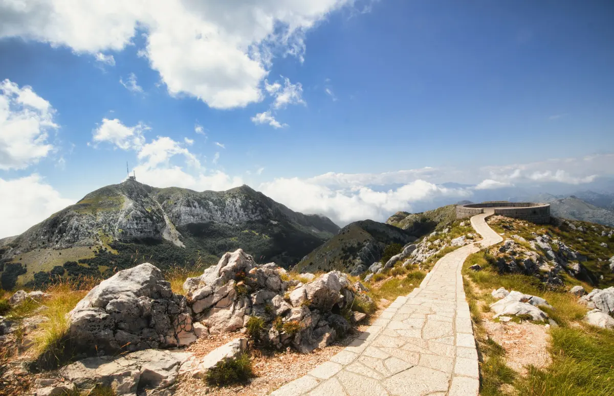 Trekking shumëditor