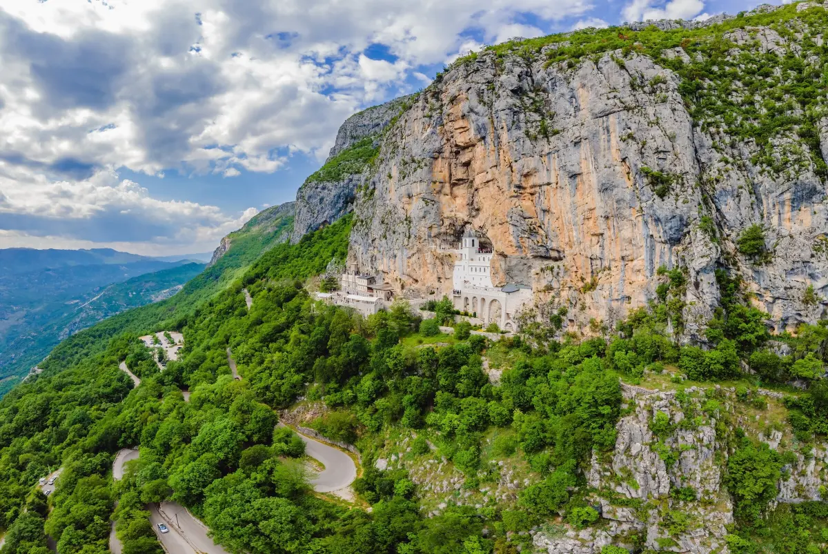 Manastir Ostrog