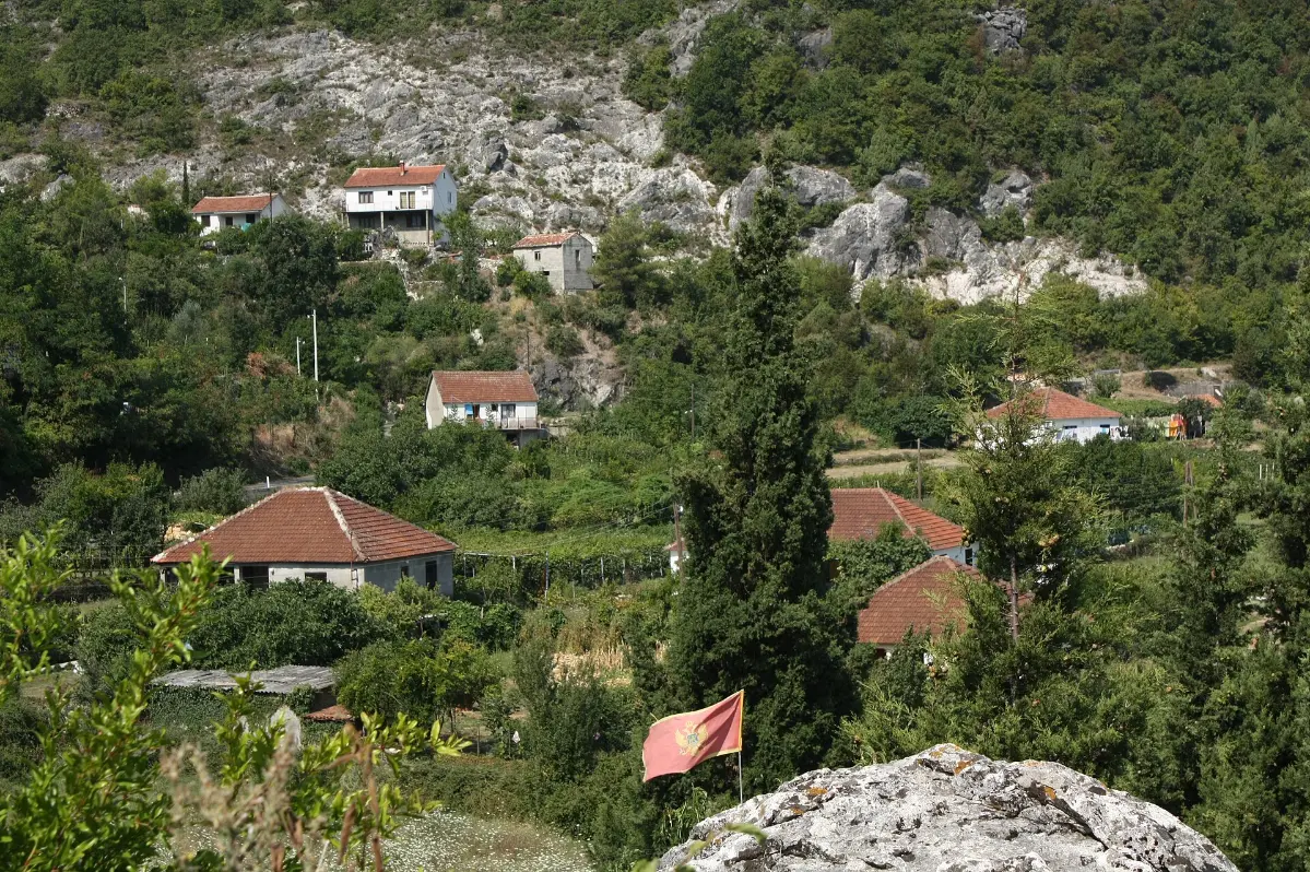 Winery Garnet, Godinje
