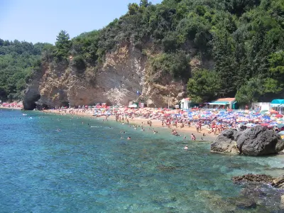 Beach in Budva (2743564191)