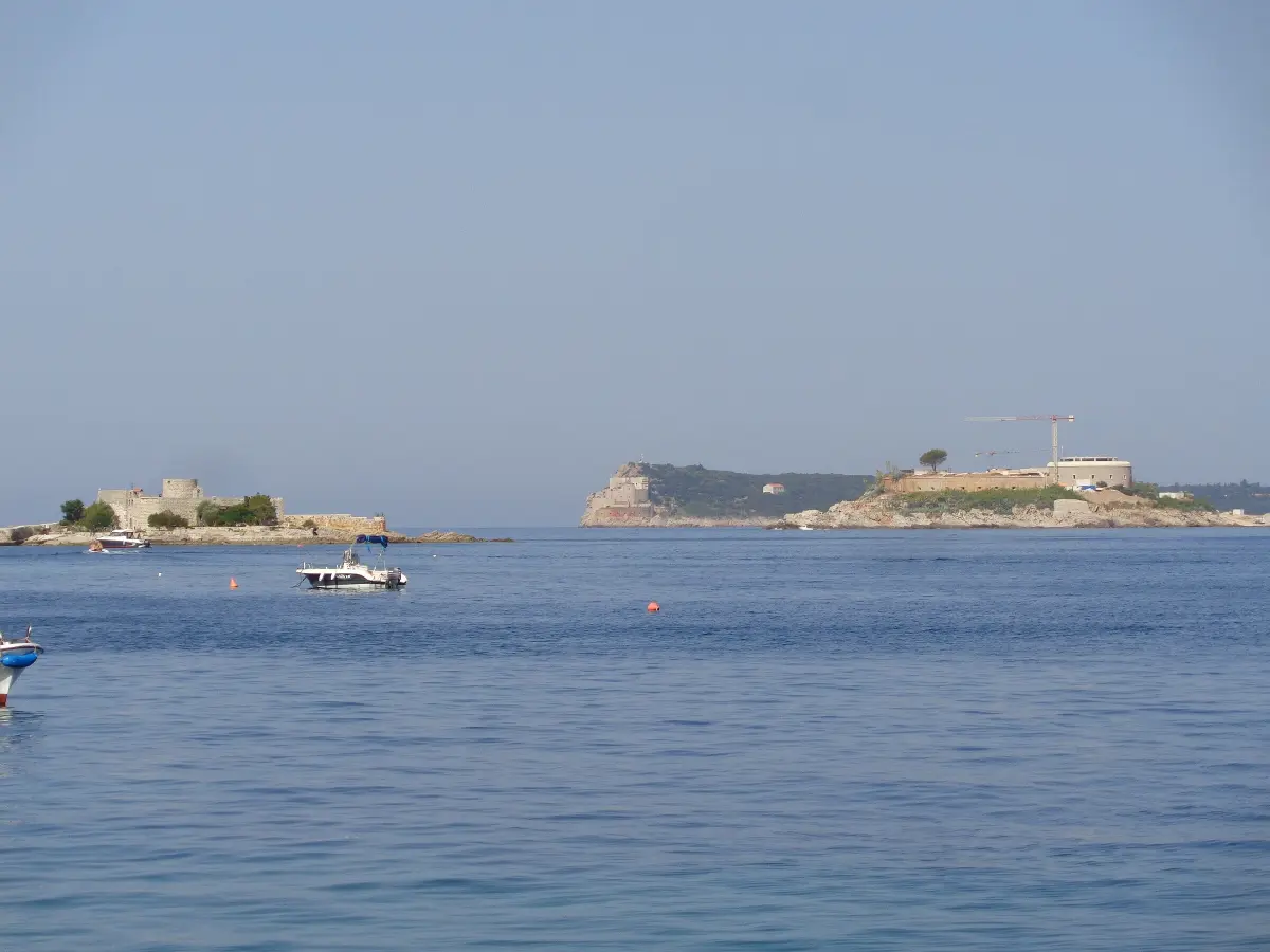 Vista sull'ingresso delle Bocche