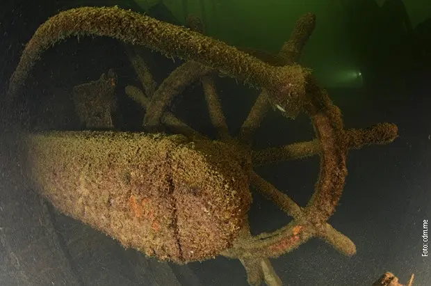 Épave du bateau à vapeur Skenderbeg