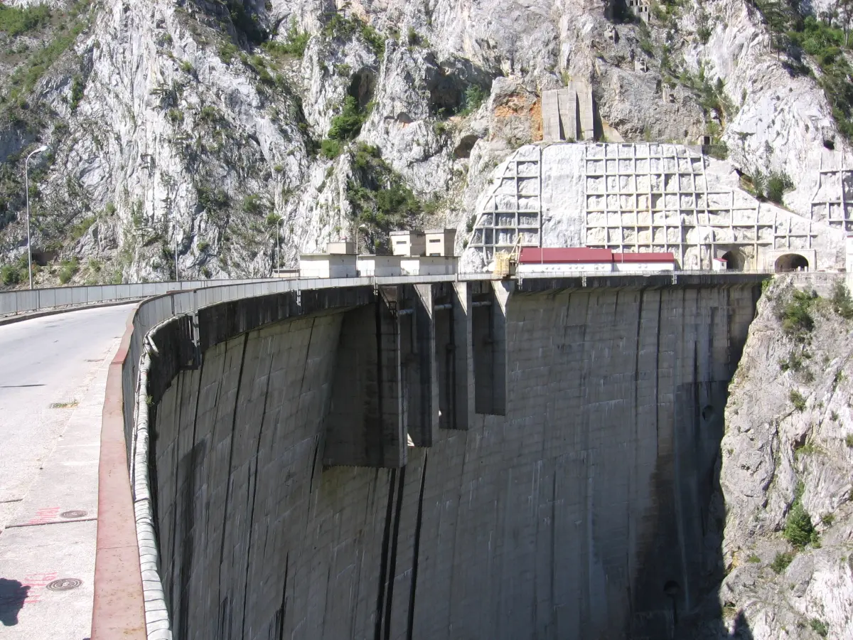 Zapora Mratinje