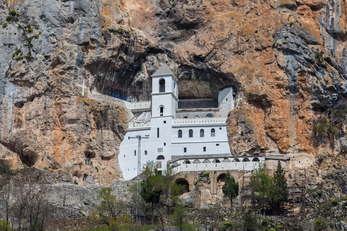 Monasterios y vestimenta