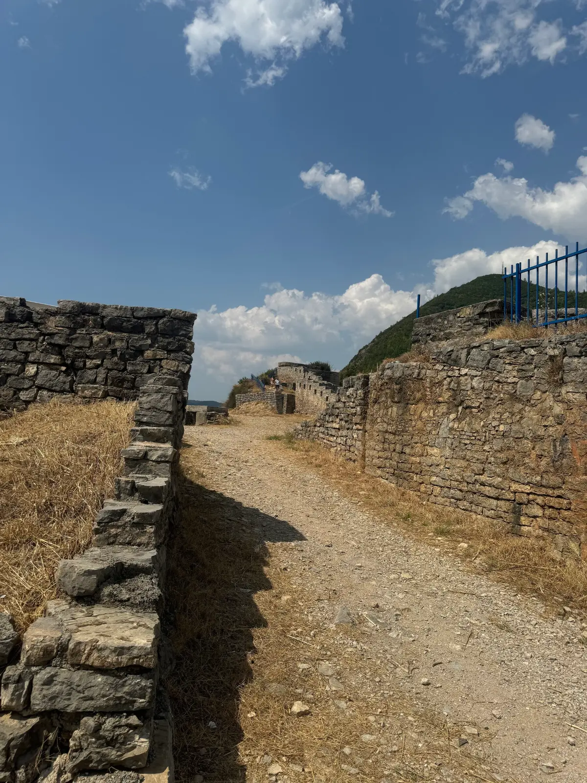 Plaža Mogren ispod tvrđave