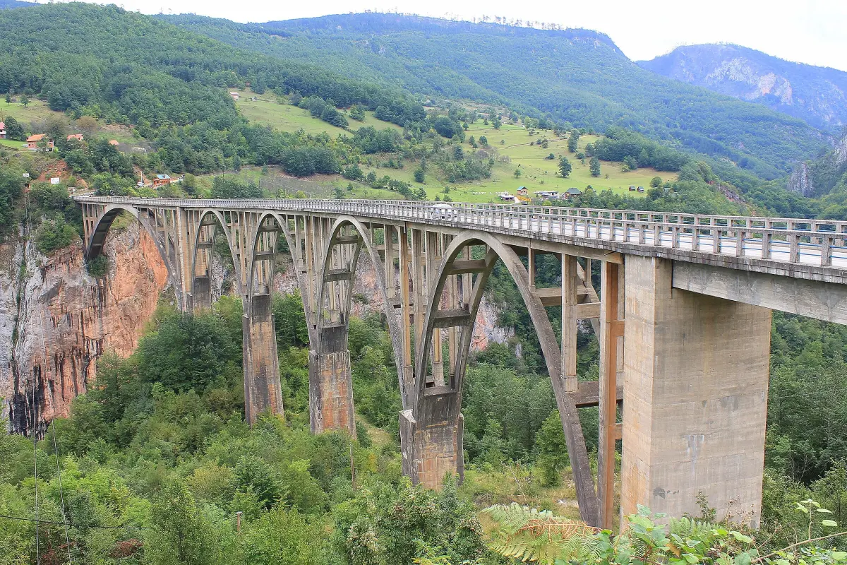 Зіплайн через каньйон