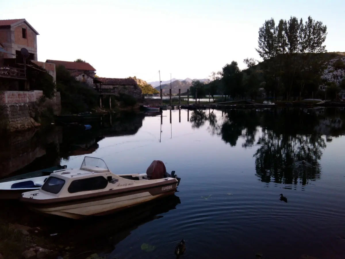 Vieille crique en pierre de Karuč