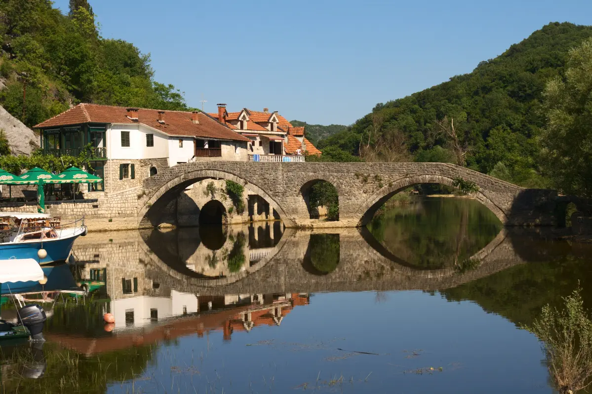 Rijeka Crnojevića und die Danilo-Brücke