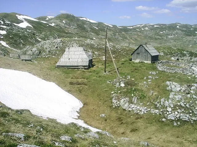 Колиби та загони