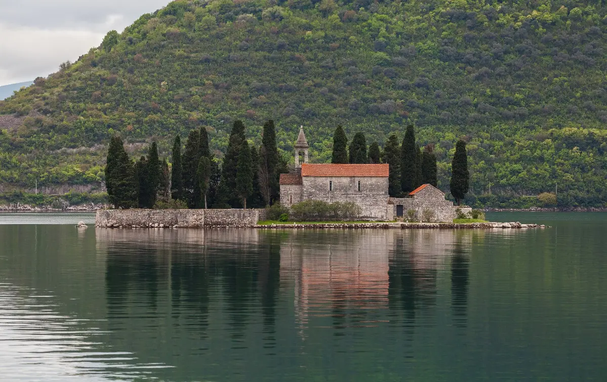 L'isola di San Giorgio con i cipressi e l'abbazia benedettina