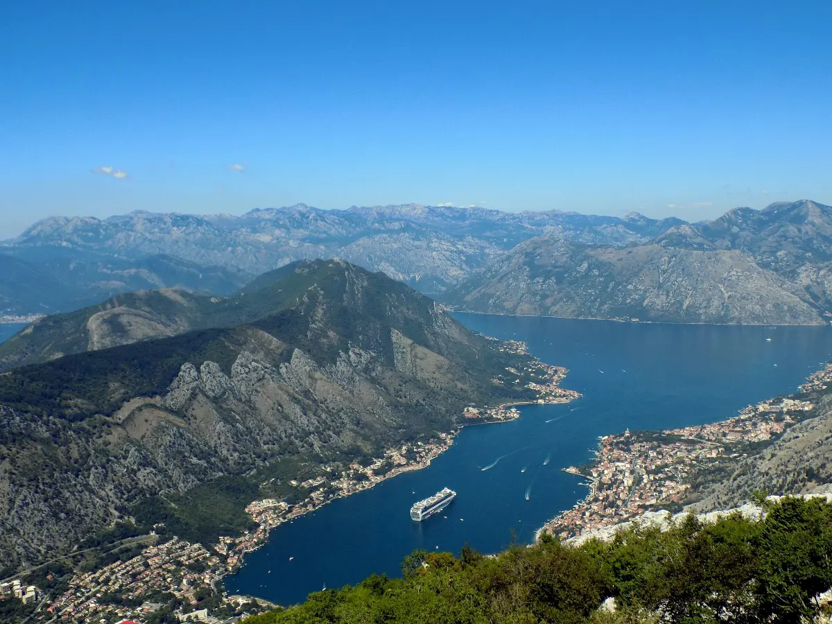 Bokokotorski zaliv i Kotor sa starog puta za Lovćen