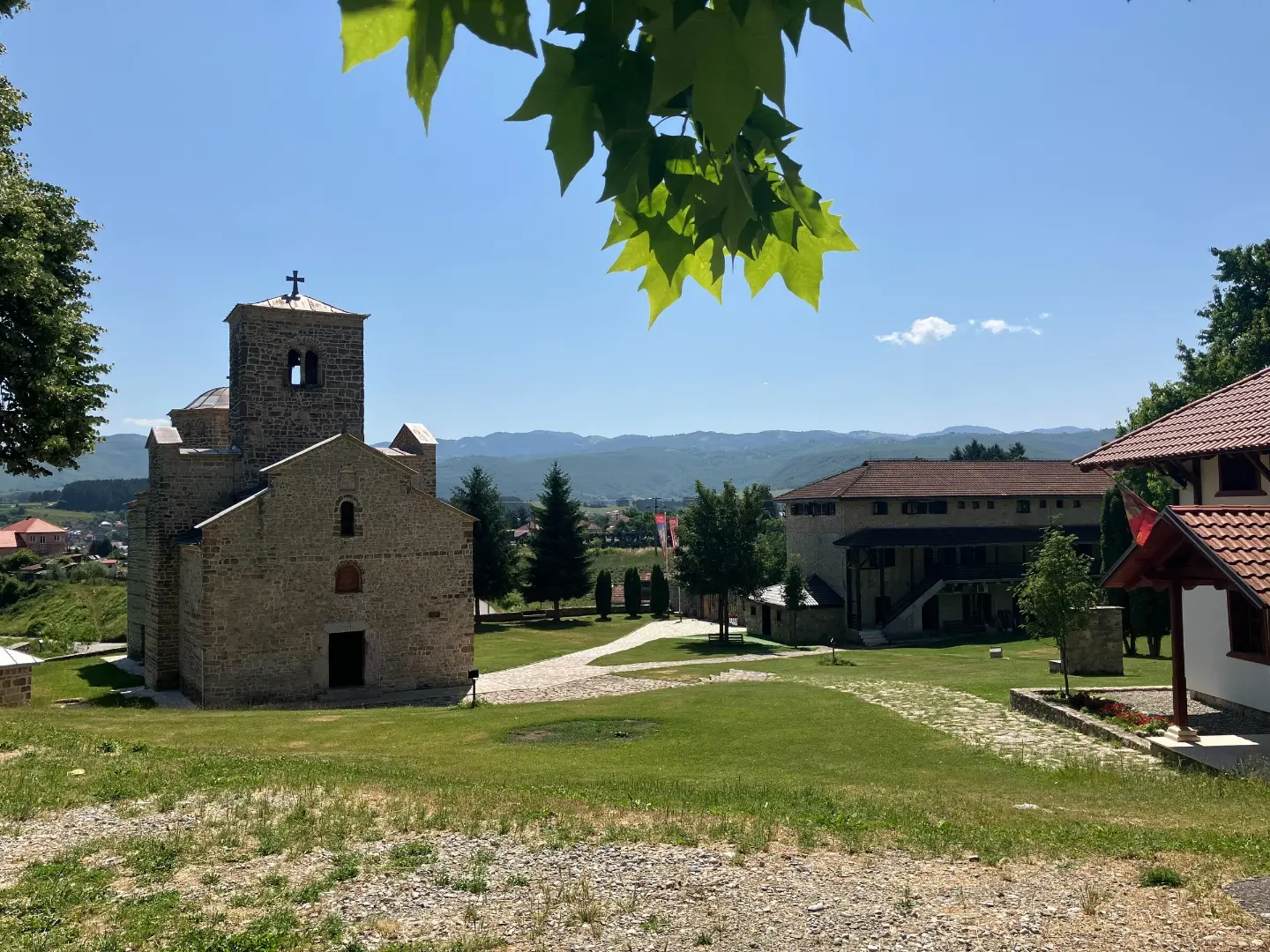 Manastir Đurđevi Stupovi iznad Lima