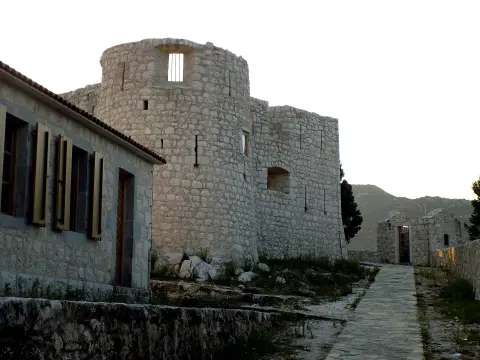 2019 - Fort besac, Virpazar, Montenegro 03