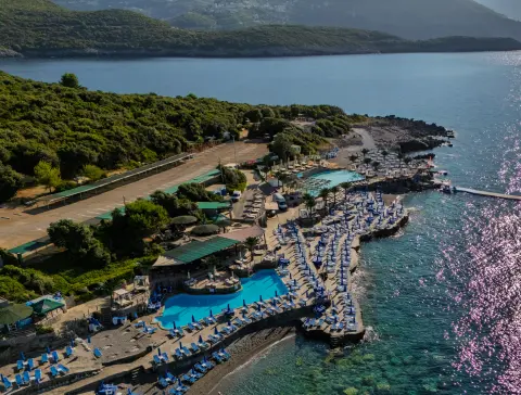 Ploče Beach