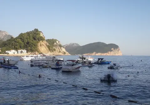 Montenegro Petrovac na Moru Port 02