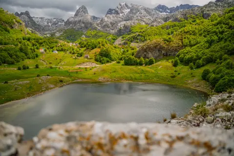 Bukumirsko jezero