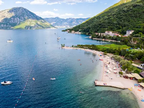 Morinj Beach