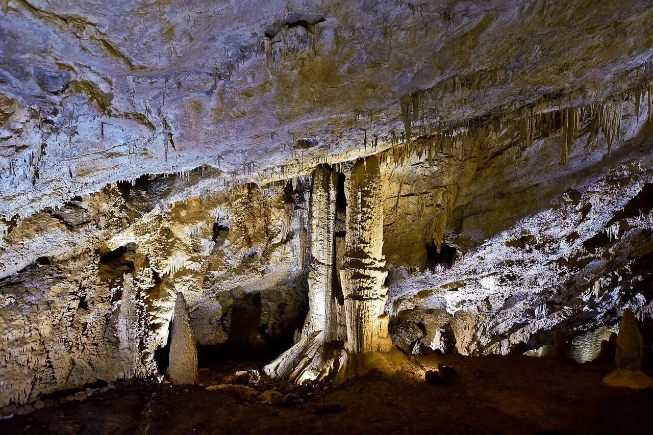 Columns and flowstone in one of the halls