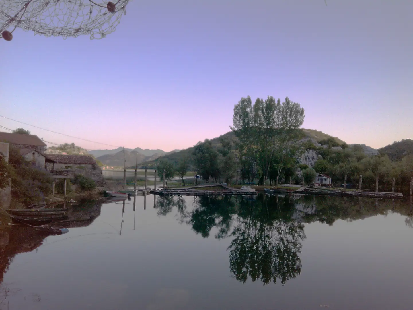 Karuč — zalazak sunca nad uvalom