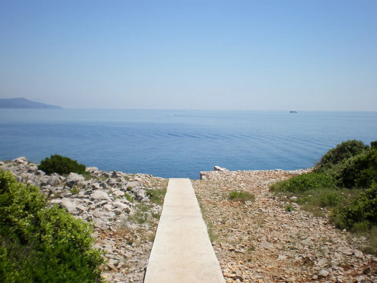 Path to Veslo beach