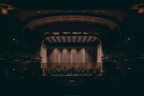 Kontrasti — 1