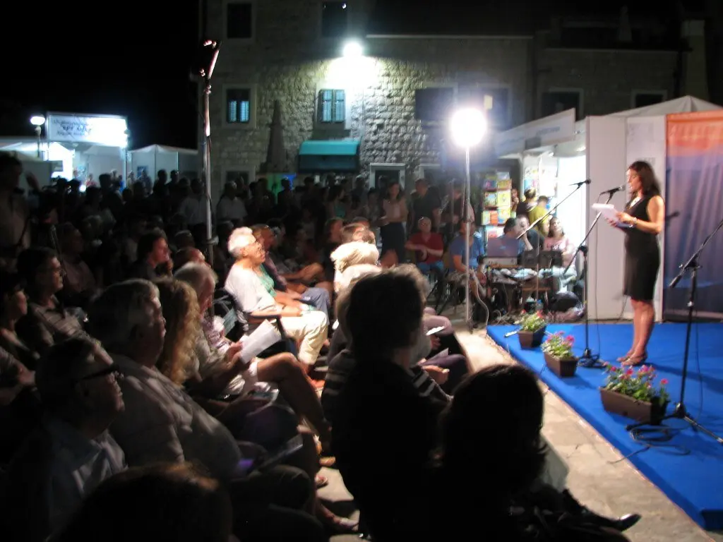 Trg od knjige — Plaza del Libro — 1