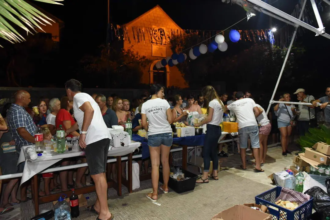 Fish and Wine Feast (Fešta od ribe i vina) — 1