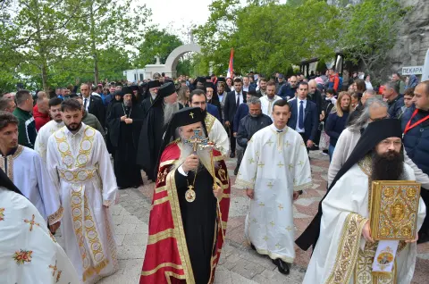 Ostrog-Wallfahrt — Fest des Heiligen Basilius