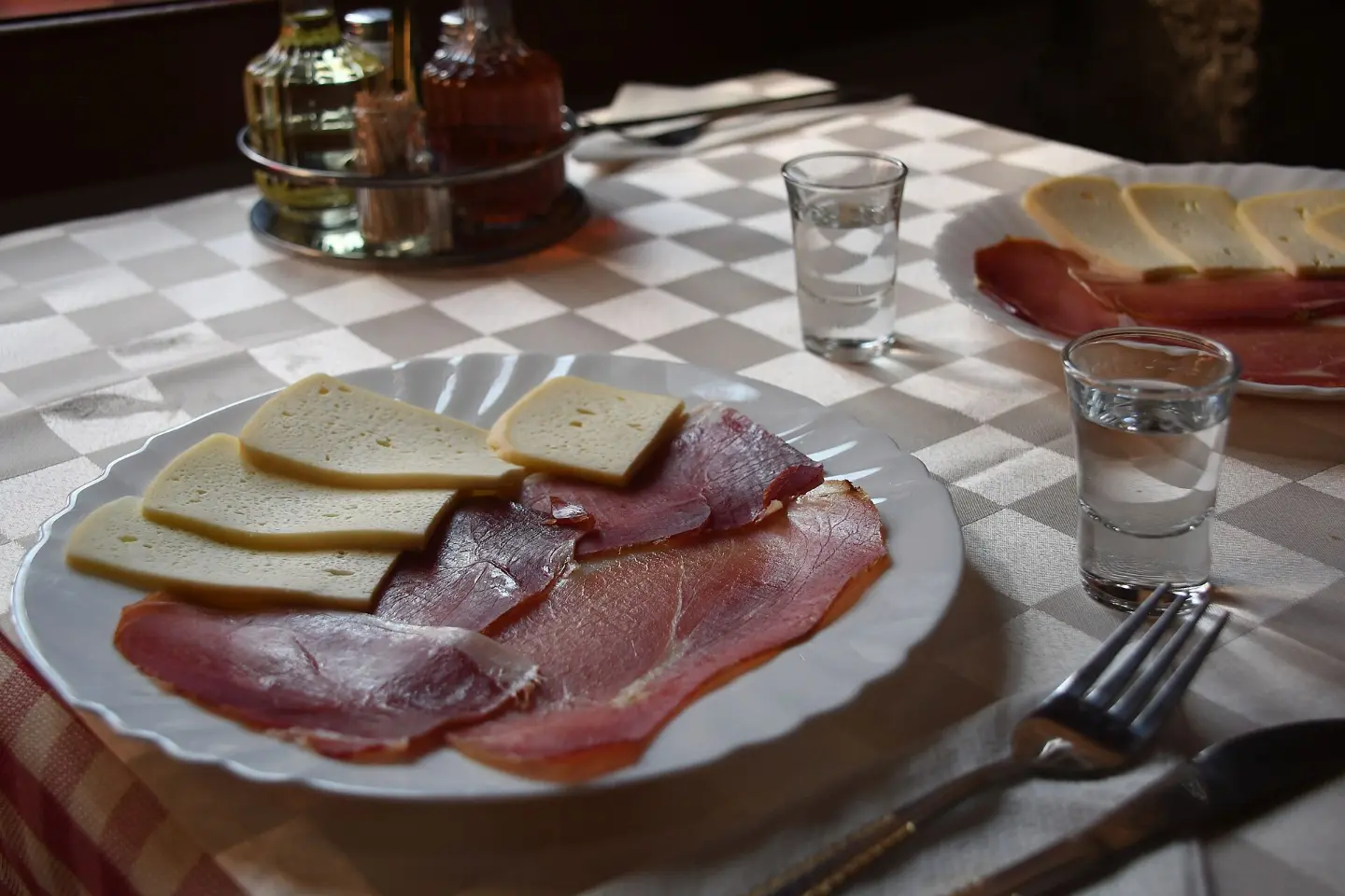 Njeguški Pršut: the Smoked Ham of Njeguši