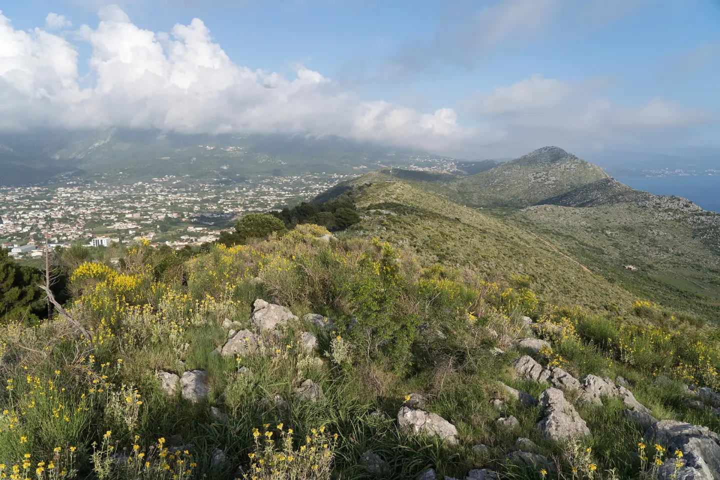 Bar: caves and deep sites