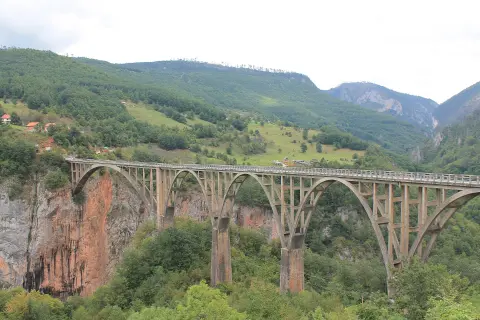 Planovi puta po Crnoj Gori