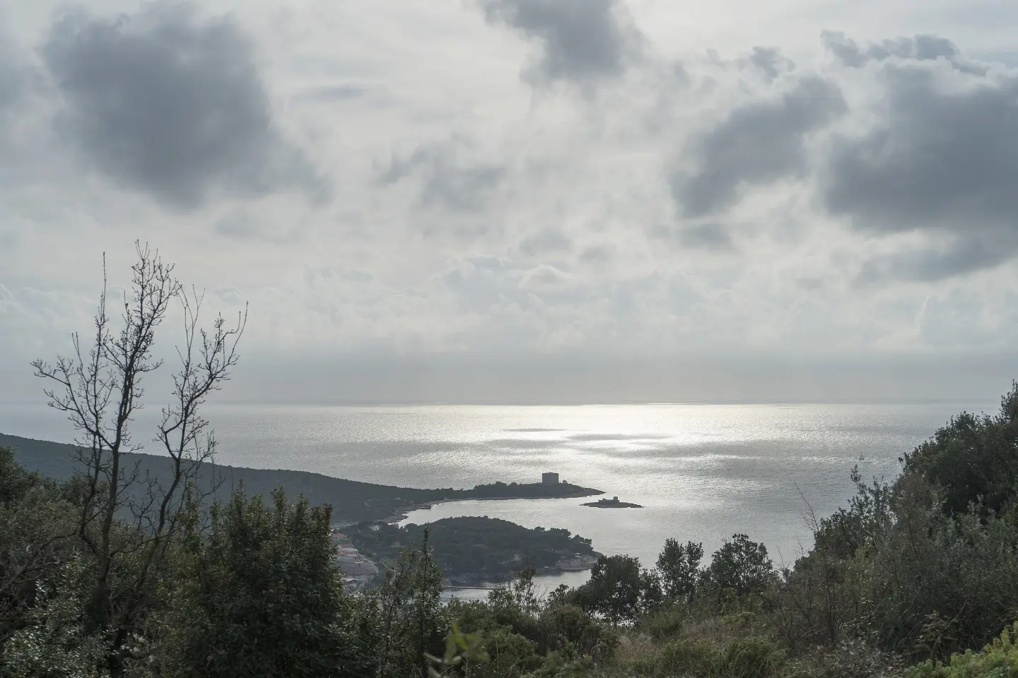 Pješačka staza kod plaže Mirište