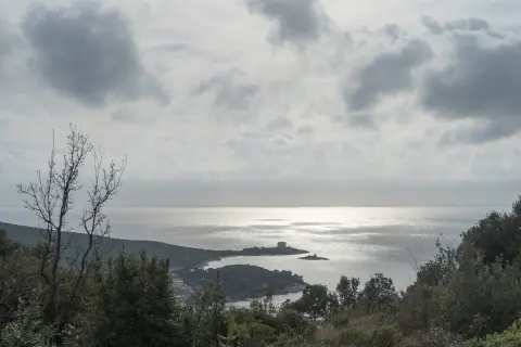 Pješačka staza kod plaže Mirište