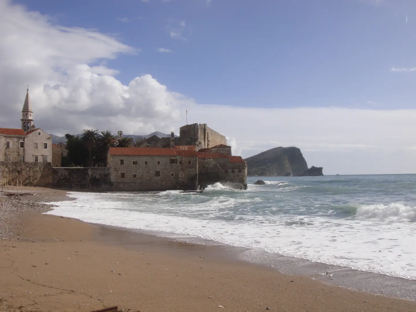 Stari grad Budva i ostrvo Sveti Nikola