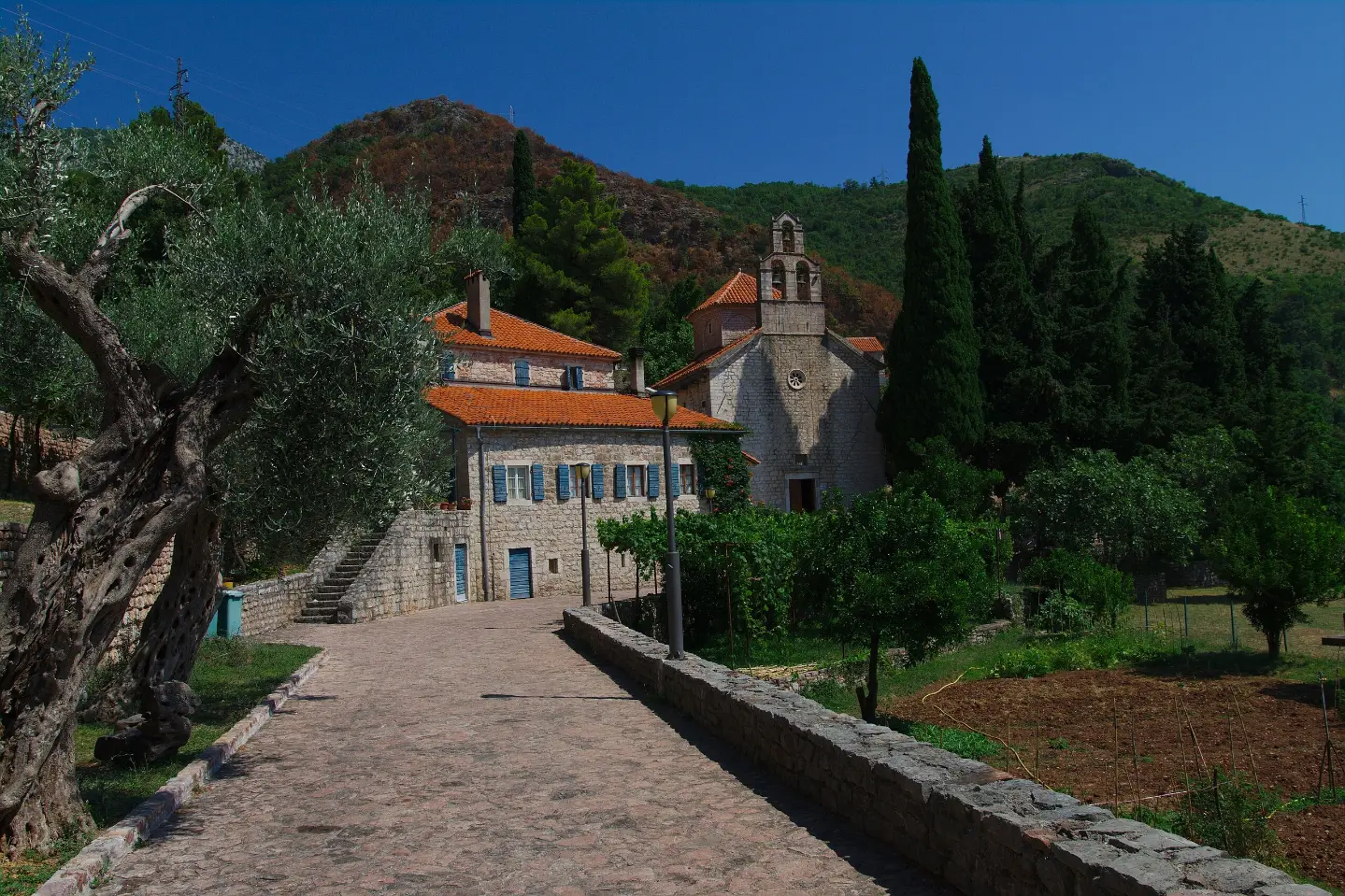 Praskvica Monastery