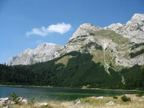 Trnovačko jezero – Maglić