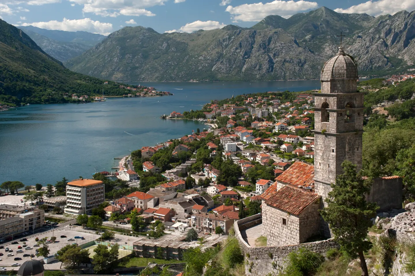 Kotor i crkva Gospe od Zdravlja iznad Škaljara