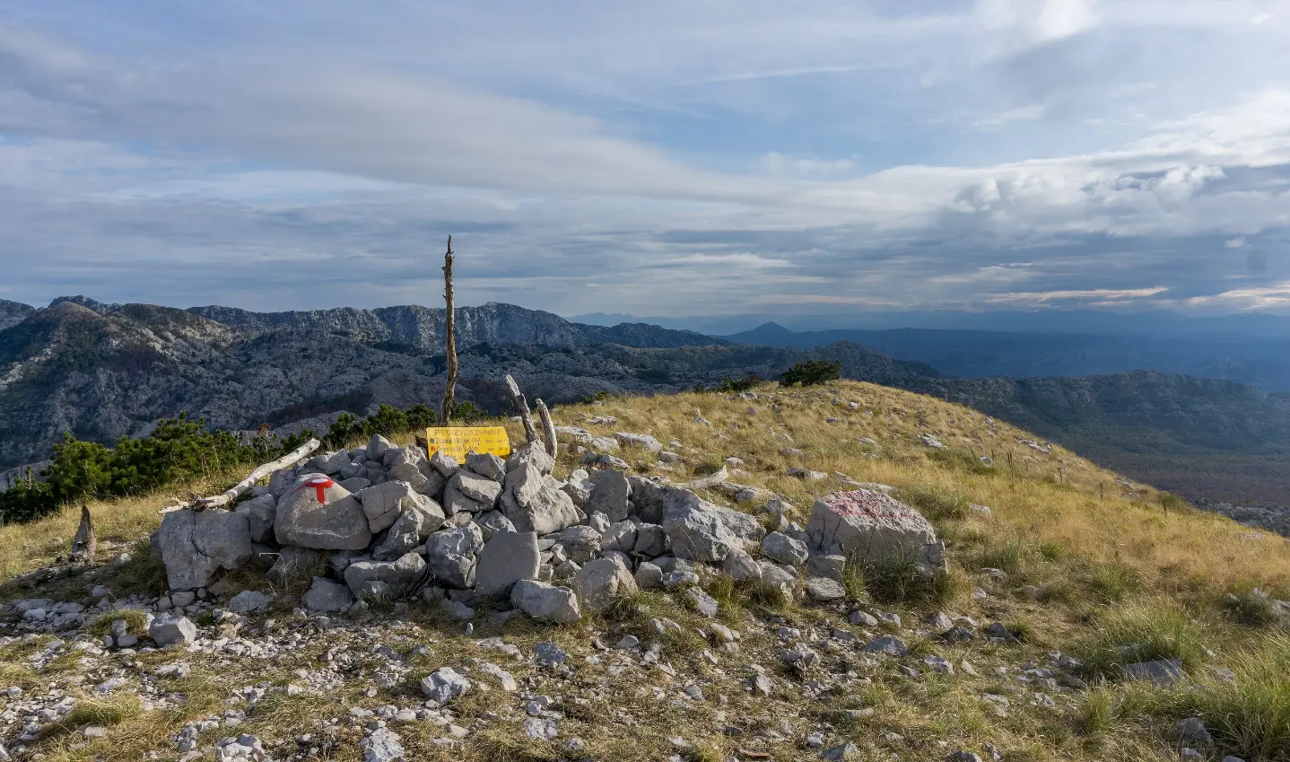 Subra Summit (1,679 m)