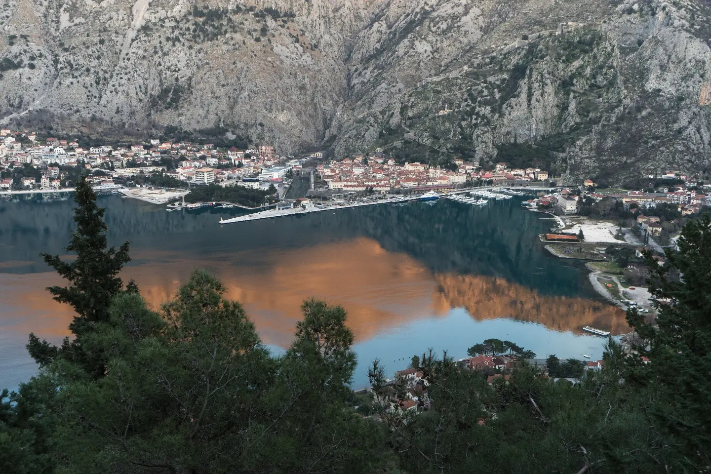 Kotor sa staze ka tvrđavi Vrmac