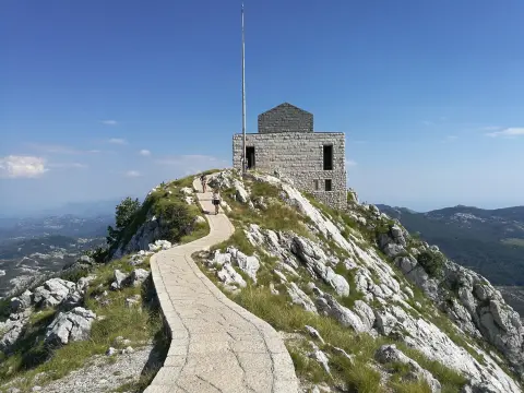 Uspon do vidikovca Jezerski Vrh – Nacionalni park Lovćen