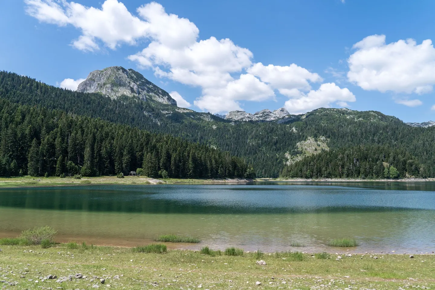 Crno jezero, polazna tačka staze