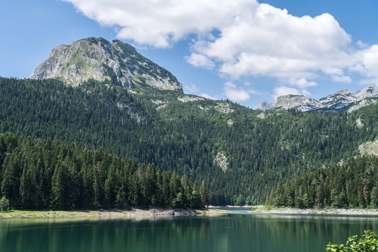 Crno jezero i Međed