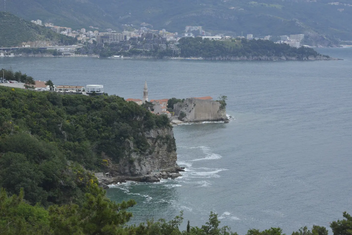 Pogled na Budvu i Mogren