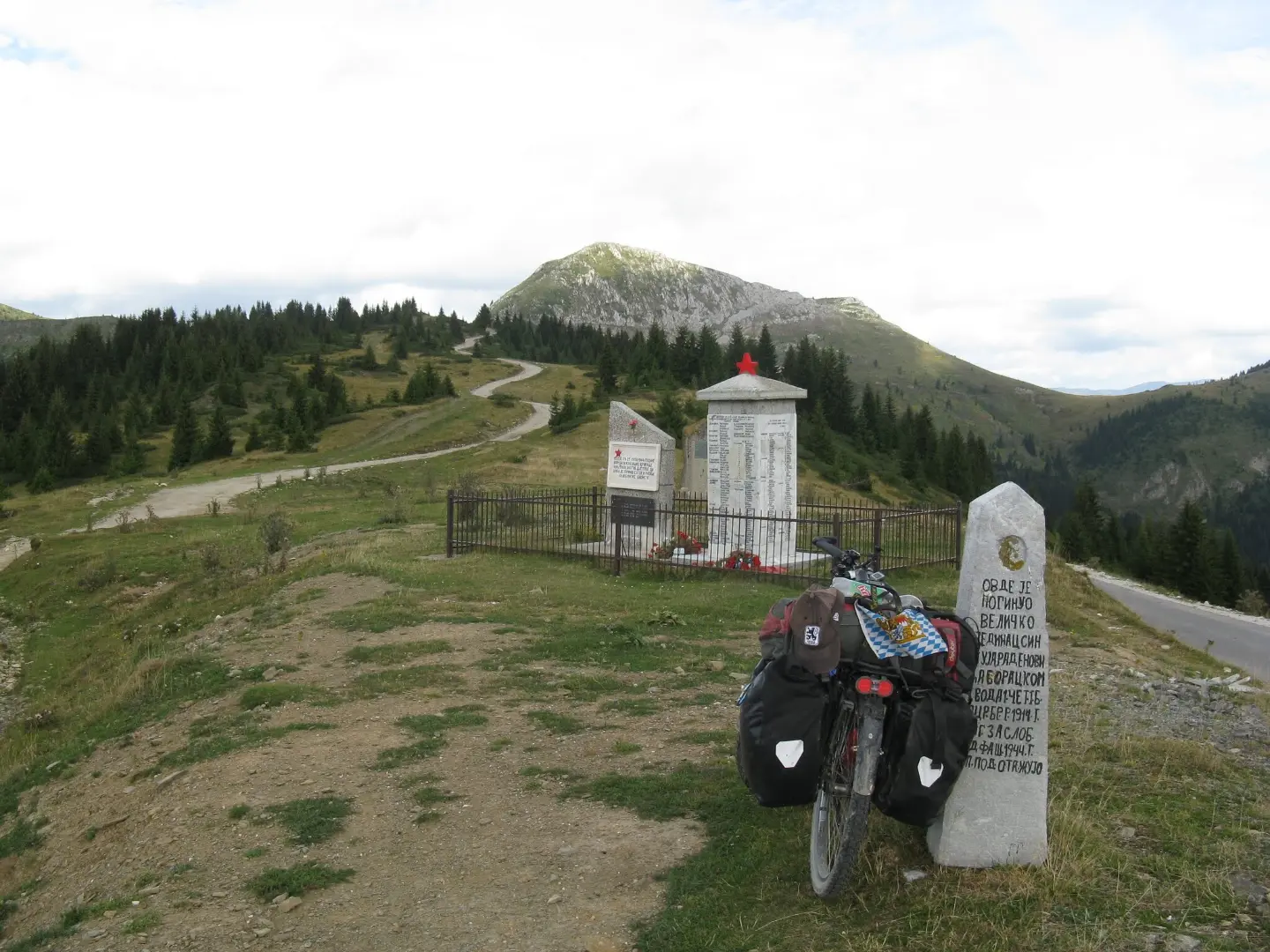 Memorial on the Čakor pass